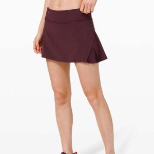 Lululemon Play Off The Pleats Skirt *13" in Cassis